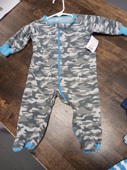 grey Onesies Camo Sleeper 3-6m, 3M B