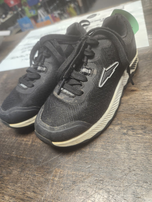Black/White Avia Sneakers, 12Y B
