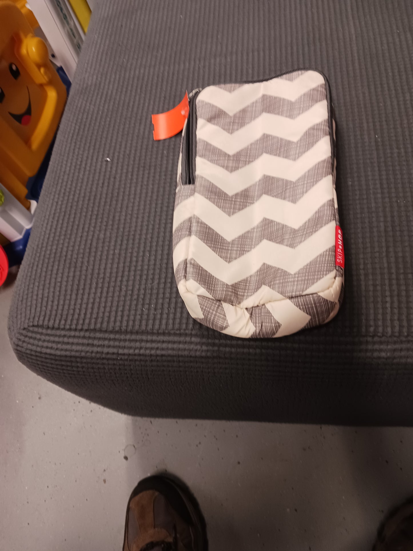 black/beige Skip Hop Misc Bag