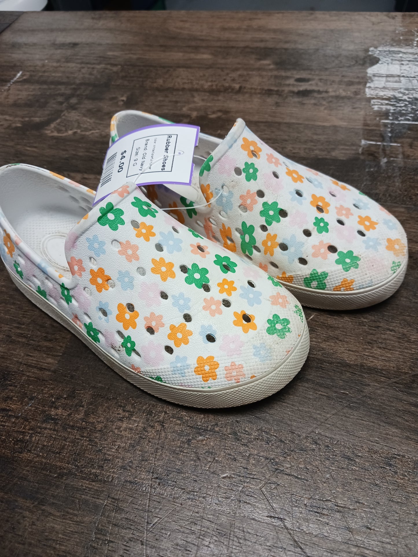 White/Colorful Flower Old Navy Rubber Shoes, 9 G