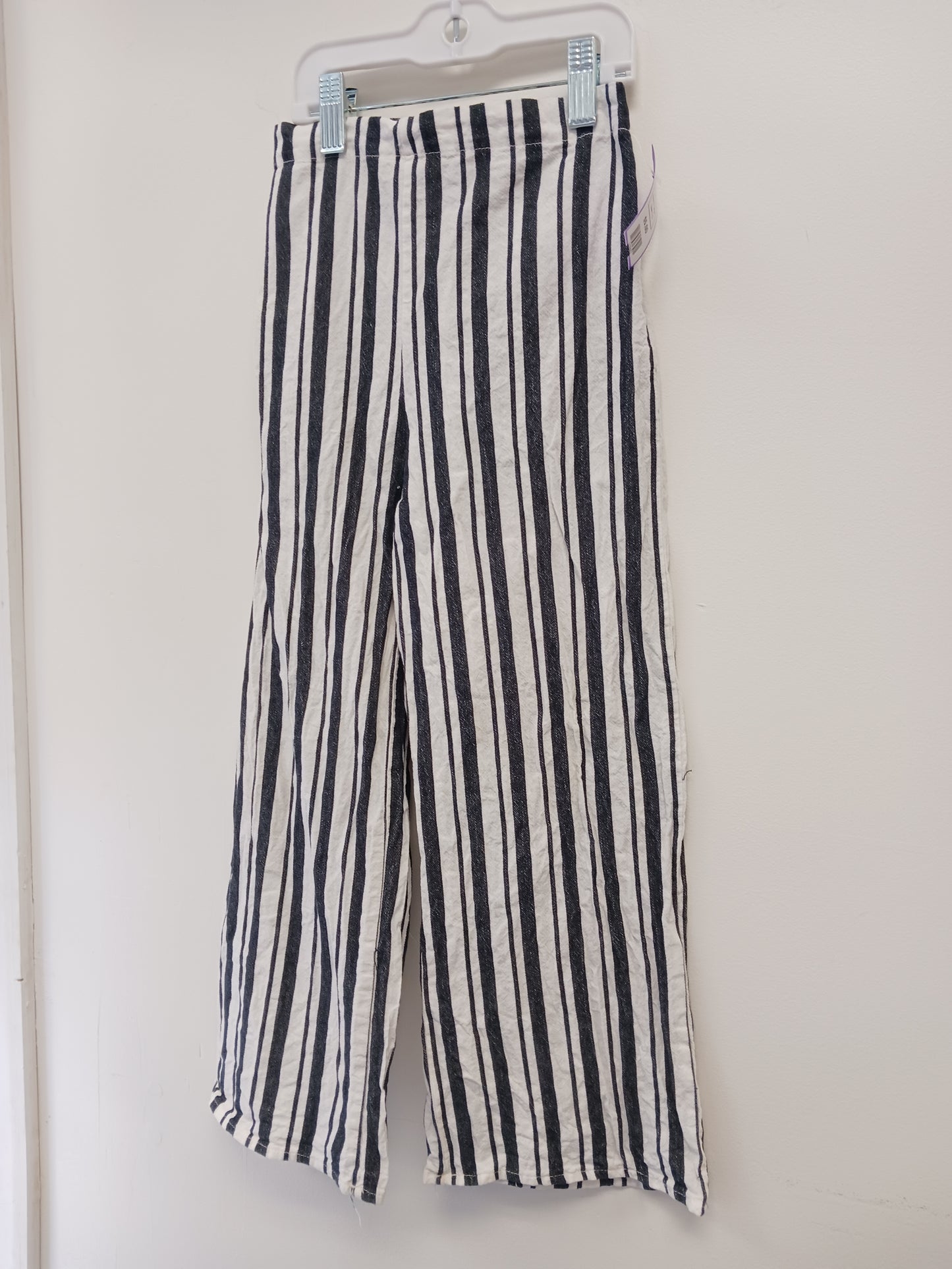 Black/White Striped Tahari Pants, 7 G