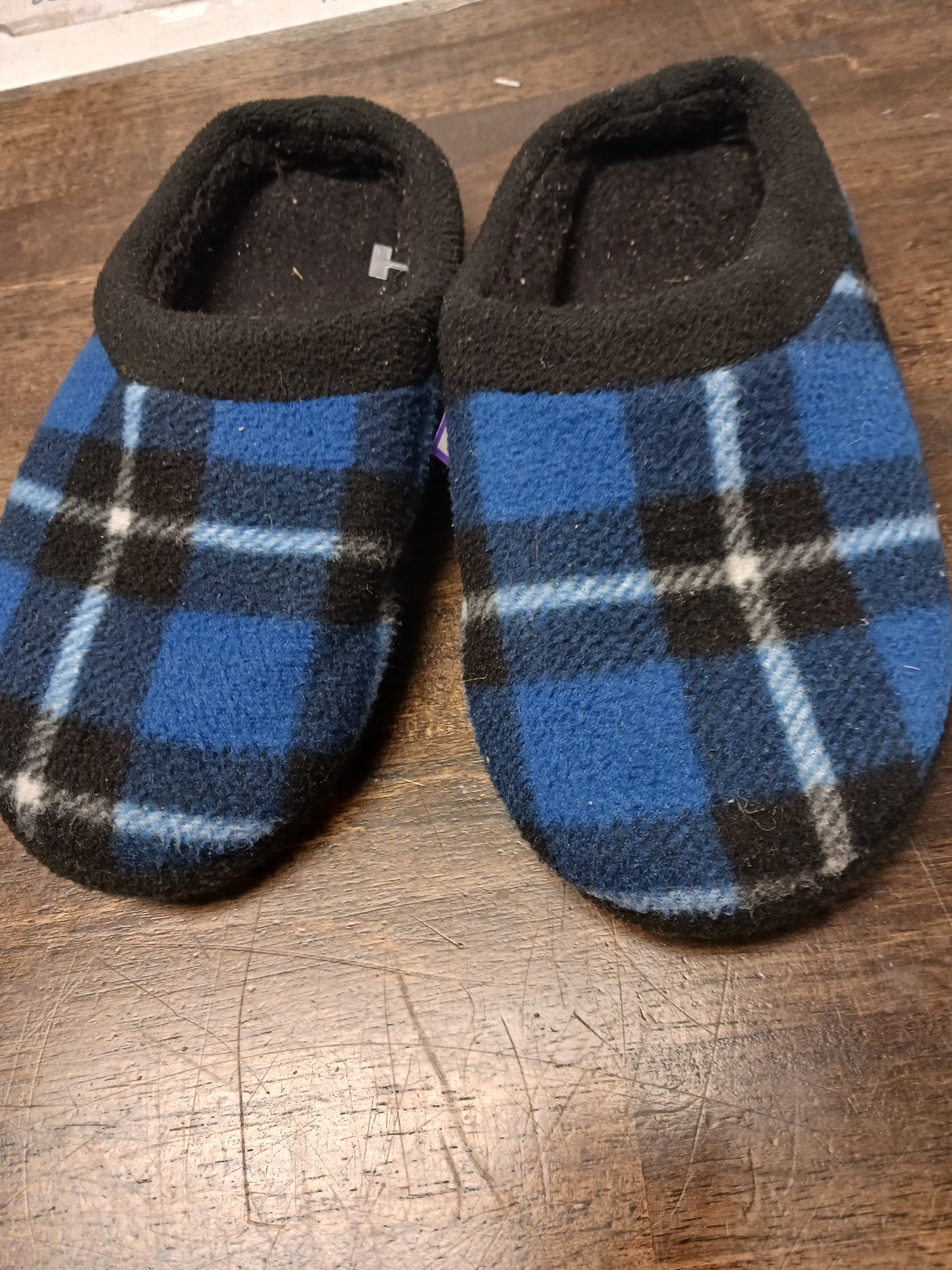 Blue Plaid CuddlDuds Slippers, 3 B