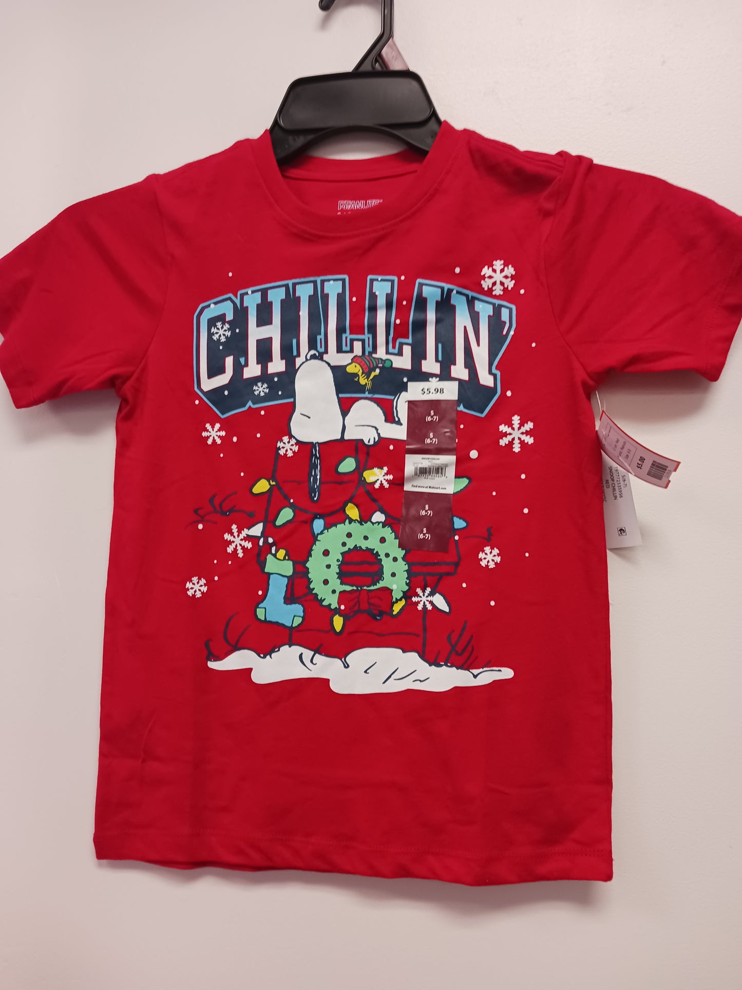 Red Peanuts Chillin Christmas Tshirt 6/7, 6 B
