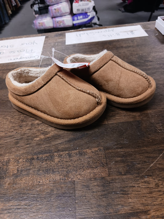 Brown Bear Paw Clogs, 6 G