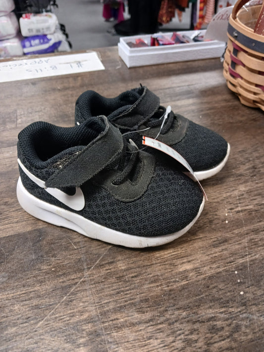 Black Nike Sneakers, 5 B