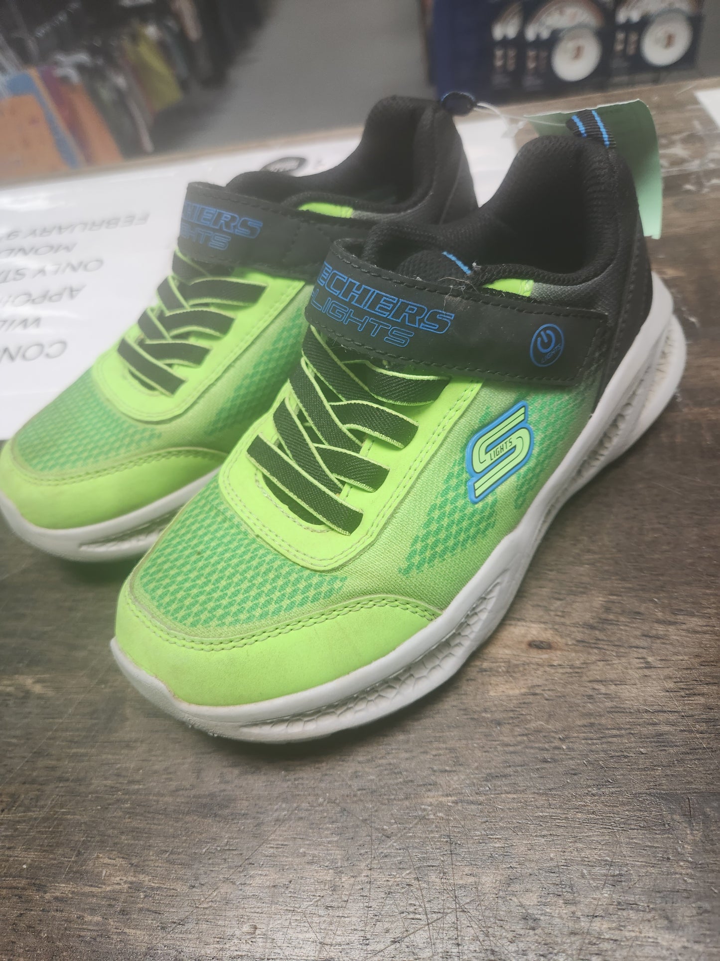 Green/Black Sketchers Sneakers, 2Y B