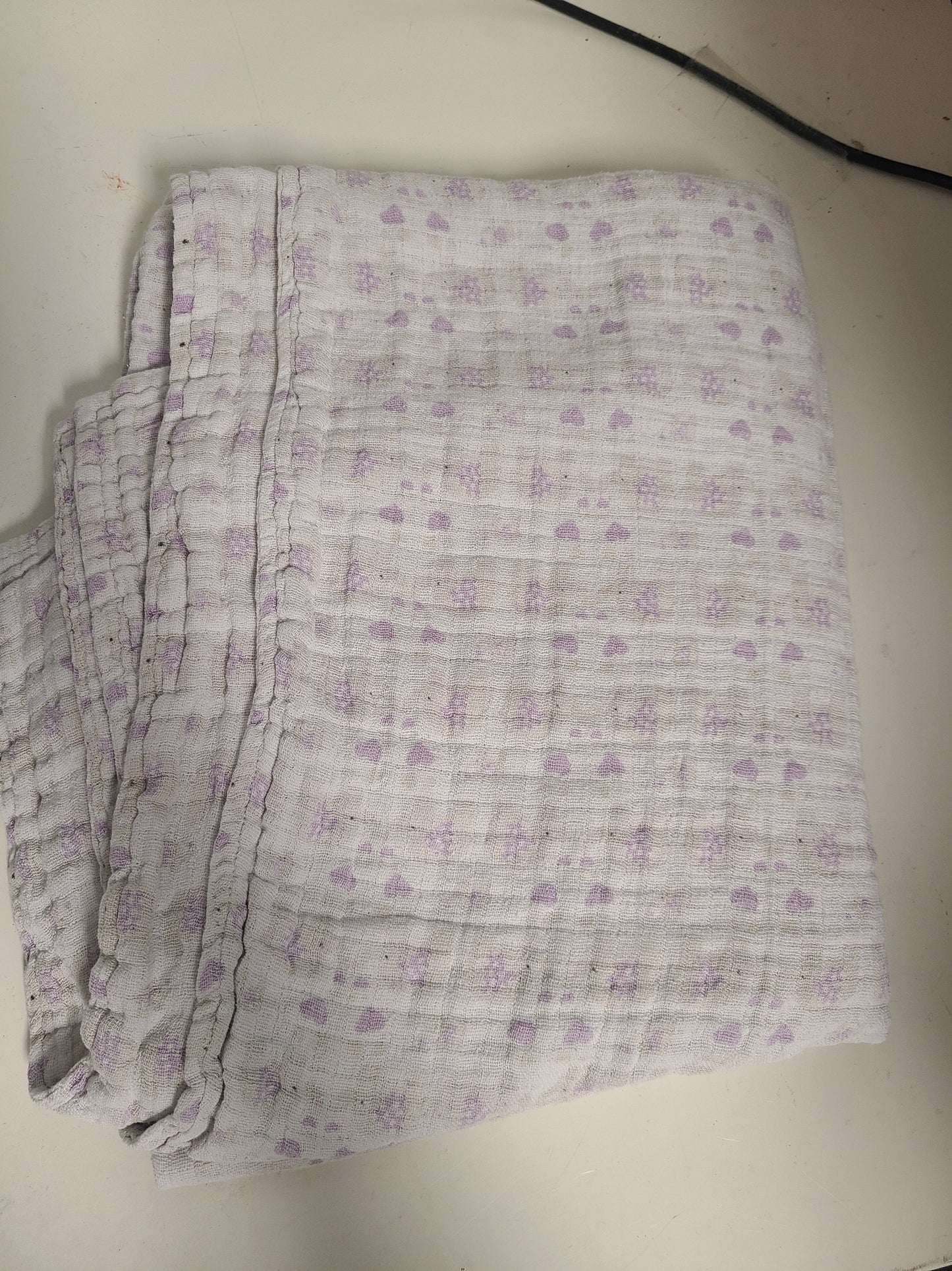 white/purple  Heart Gauze Blanket