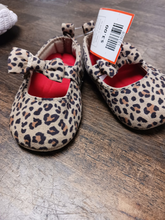 Brown Cheetah Carters Crib Shoes, 3-6M G