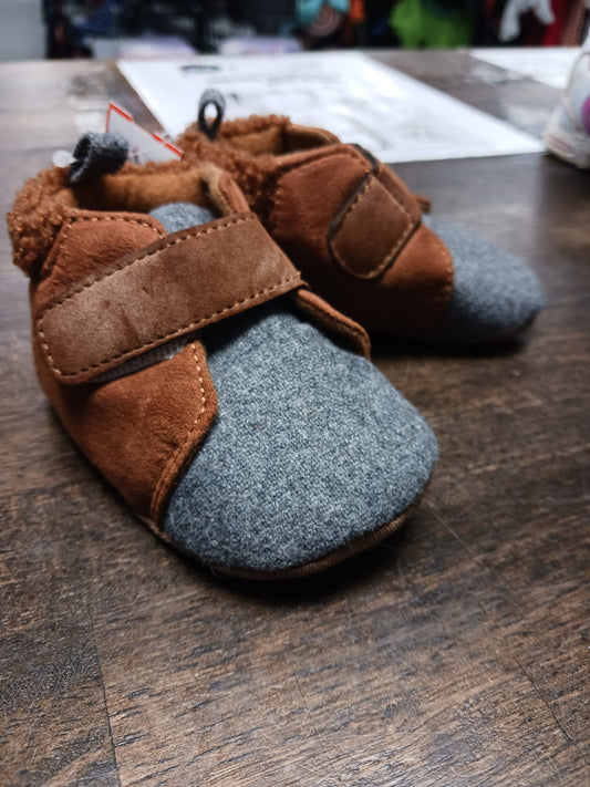 brown/grey  Crib shoes
