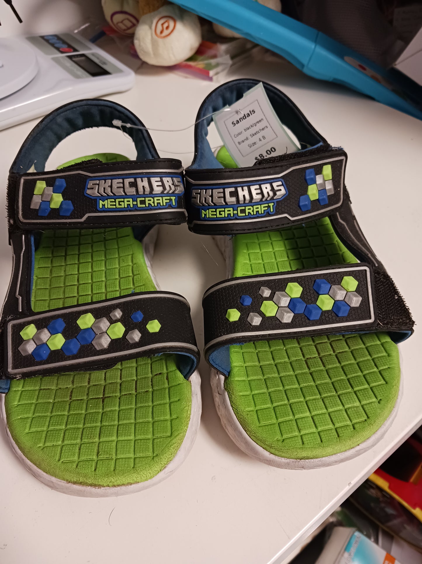 black/green Sketchers Sandals, 4 B