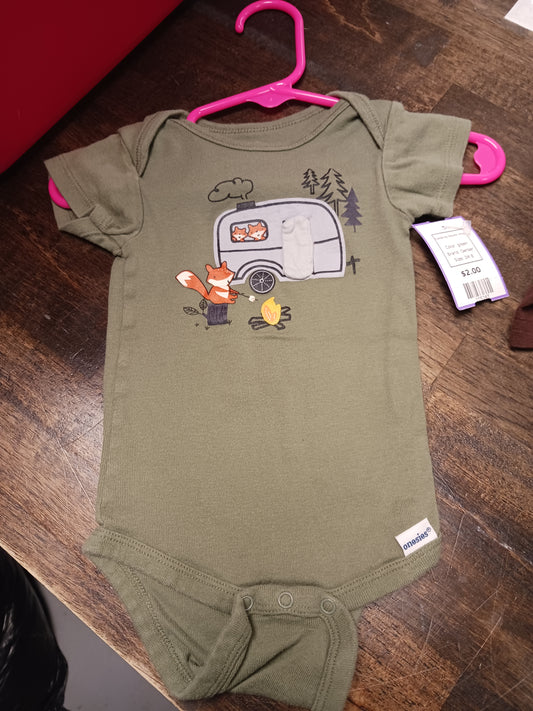 green Gerber Camping Onesie 3-6m, 3M B
