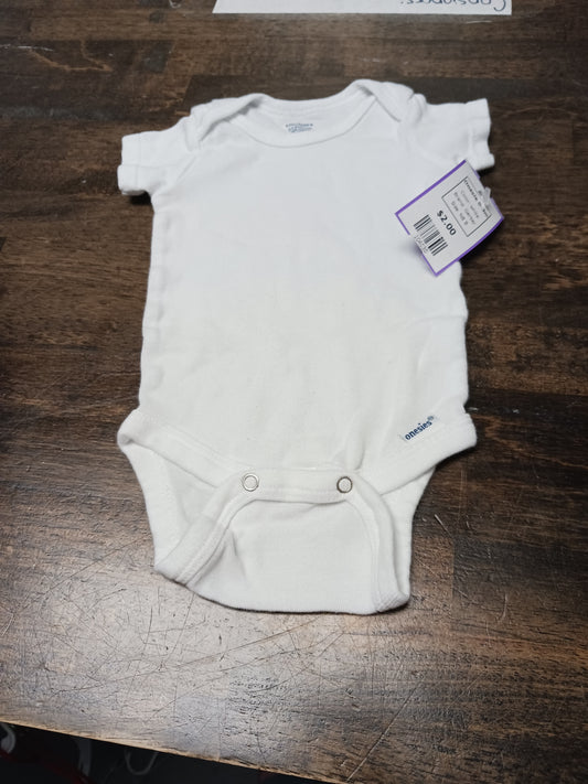 white Gerber Onesie 0-3m, NB B