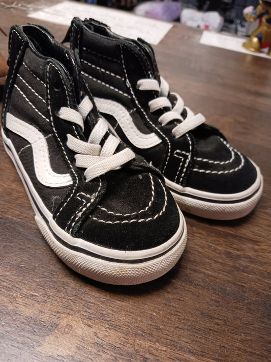 Black/White Vans Sneakers, 7C B