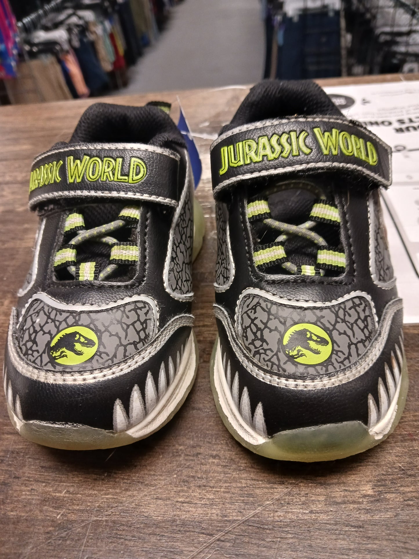 black/green  Light Up Jurassic World Sneakers, 8 B