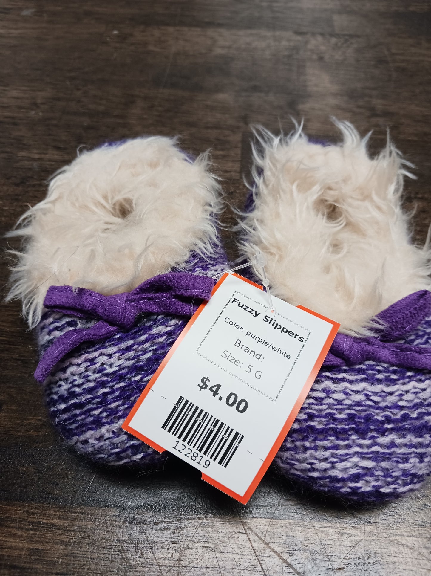 purple/white  Fuzzy Slippers, 5 G