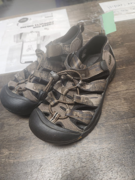 Green Camo Keen Sandals, 1Y B