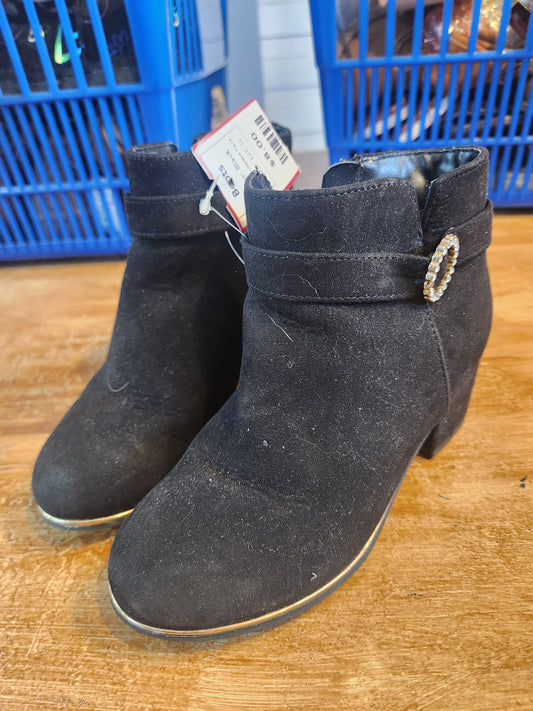 Black Childrens Place Boots, 12C G