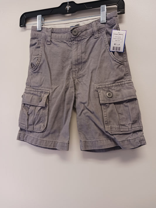 grey Old Navy Cargo Shorts, 6 B