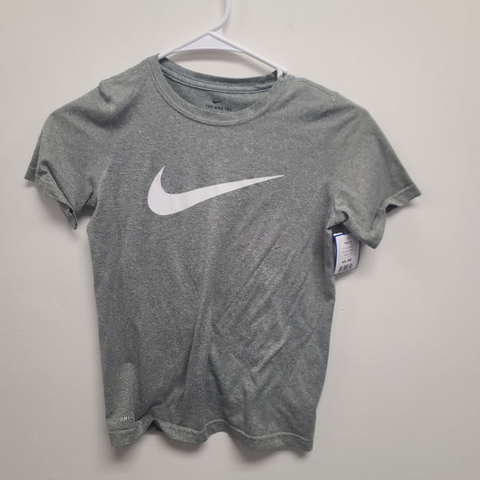 grey Nike Tshirt, 6 B