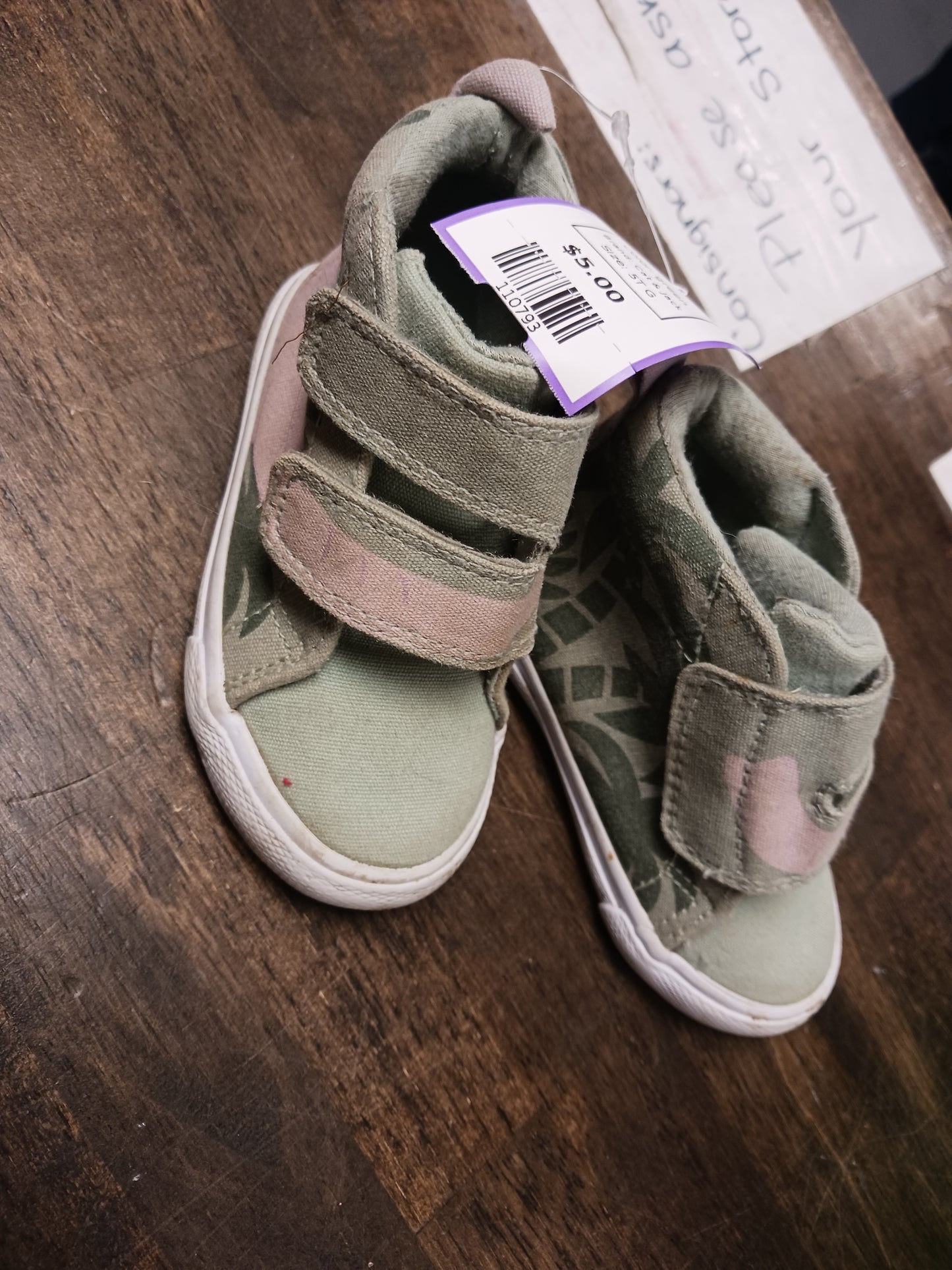 green Cat & Jack High Top elephant sneakers, 5T G