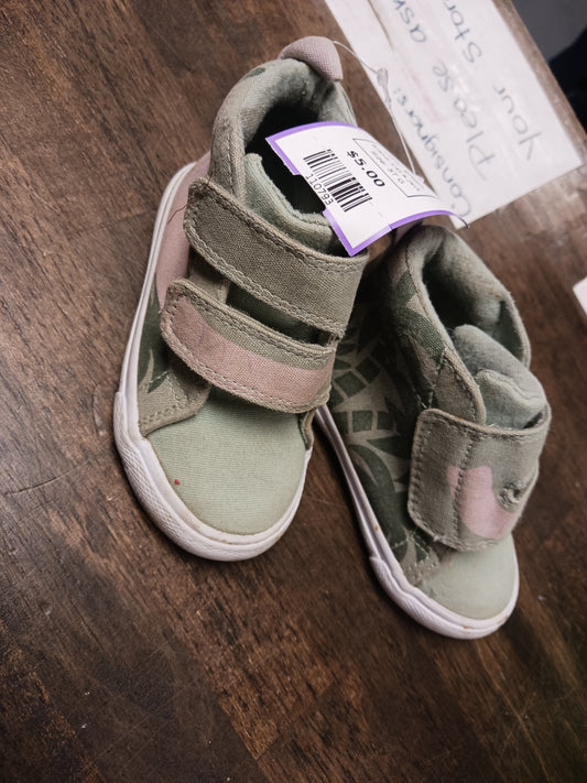 green Cat & Jack High Top elephant sneakers, 5T G