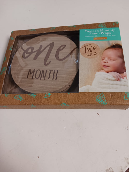Brown Kate & Mila Monthly Wooden Photo Props