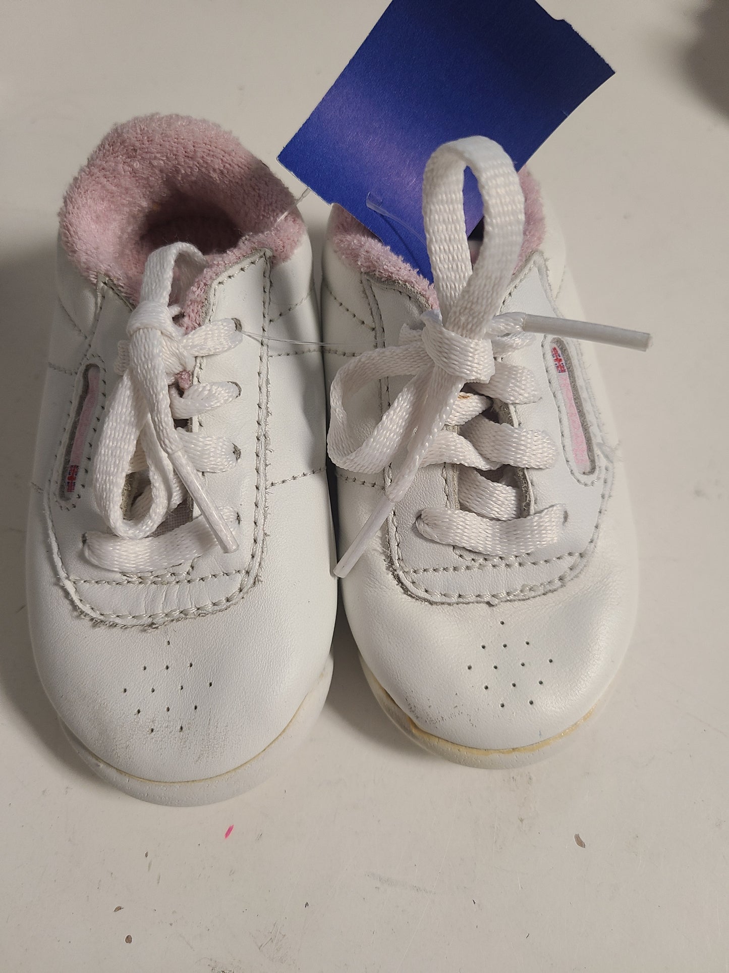 white/pink Reebok Sneakers, 4 G