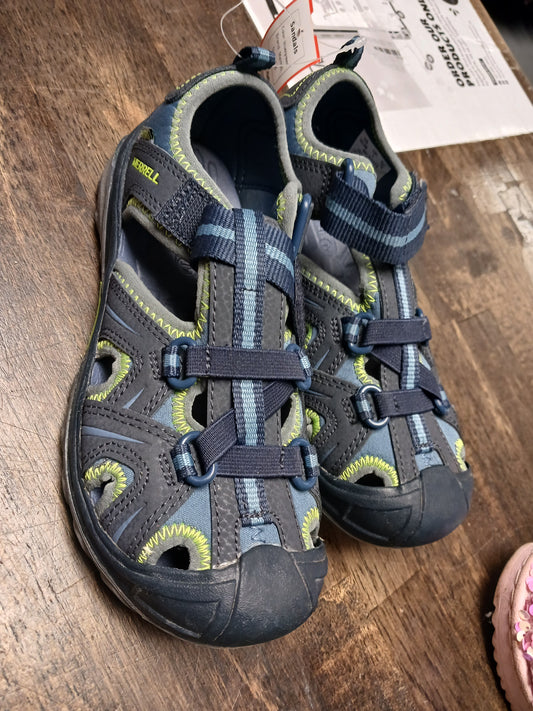 blue/green Merrell Sandals, 2 B