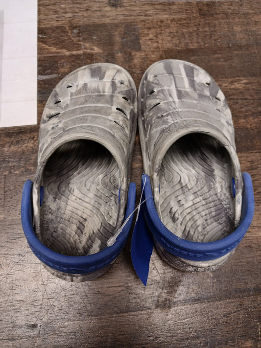 Grey/blue Rugged Shark Rubber Shoes, 7 B