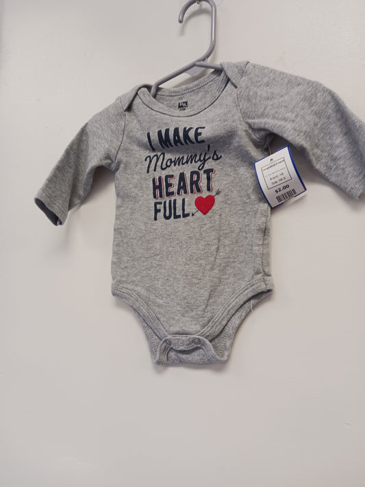 Grey I Make Mommy's Heart Full HB Longsleeve Onesie, NB B