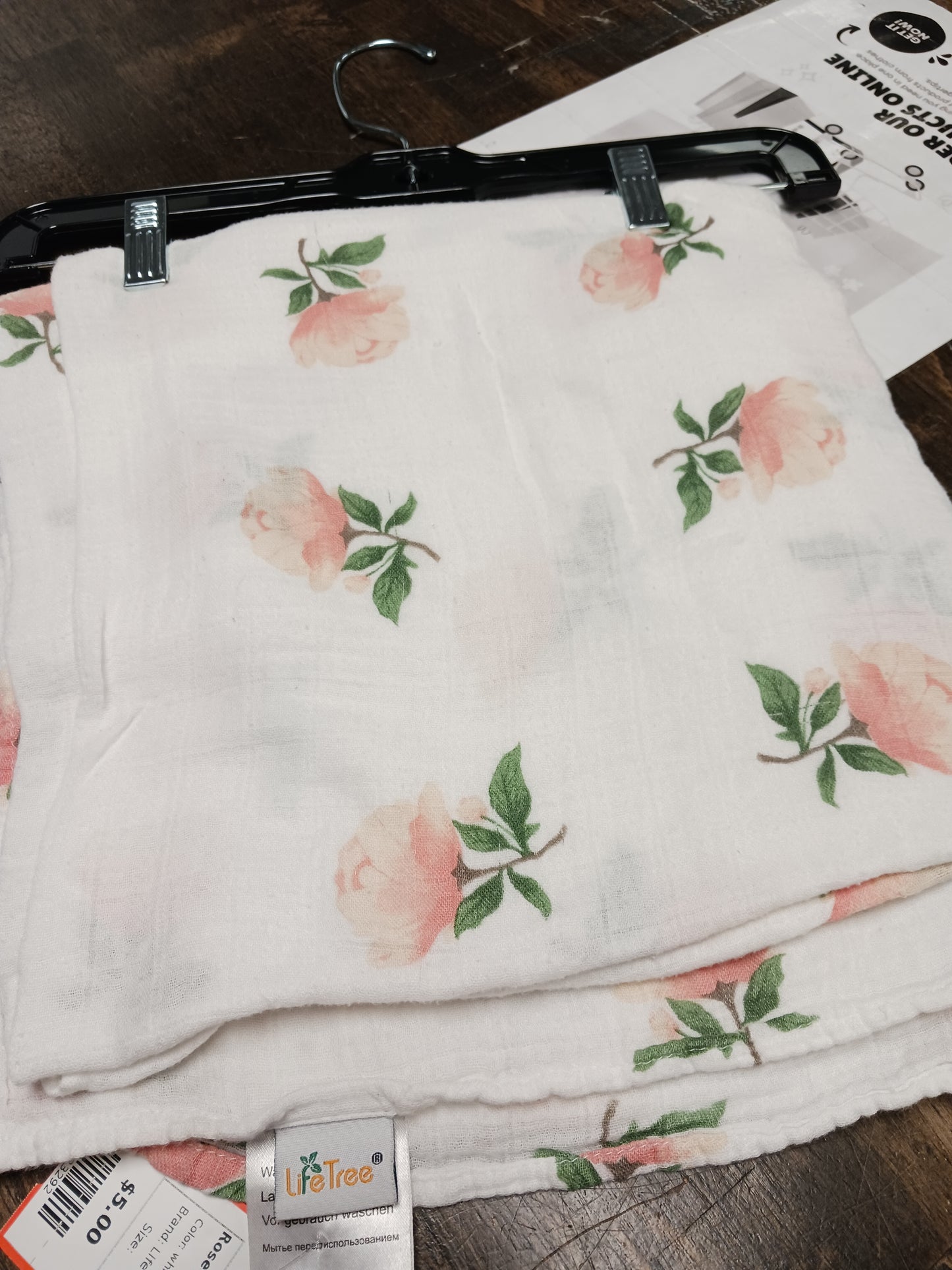 white/pink Life Tree Rose Blanket