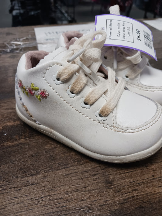 white Stride Rite Flowered Shoes, 5 G