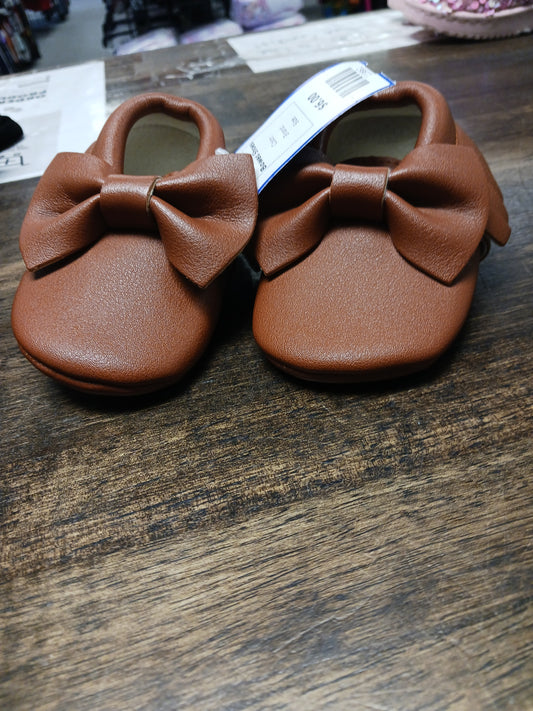 Bowed Shoes