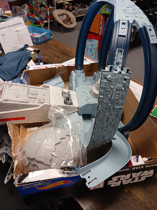 Hot Wheels/Star Wars Death Star Revolution Race