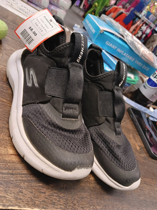 black Sketchers Sneakers, 1.5 B