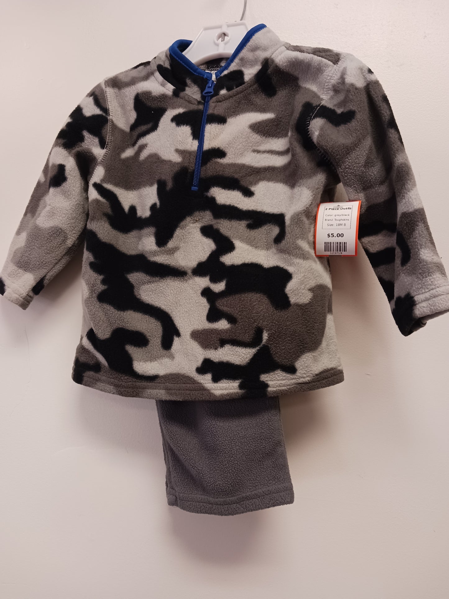 grey/black Toughskins 2 Piece Outfit, 18M B