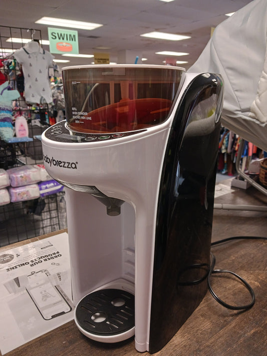 Black/White Baby Brezza Bottle Maker