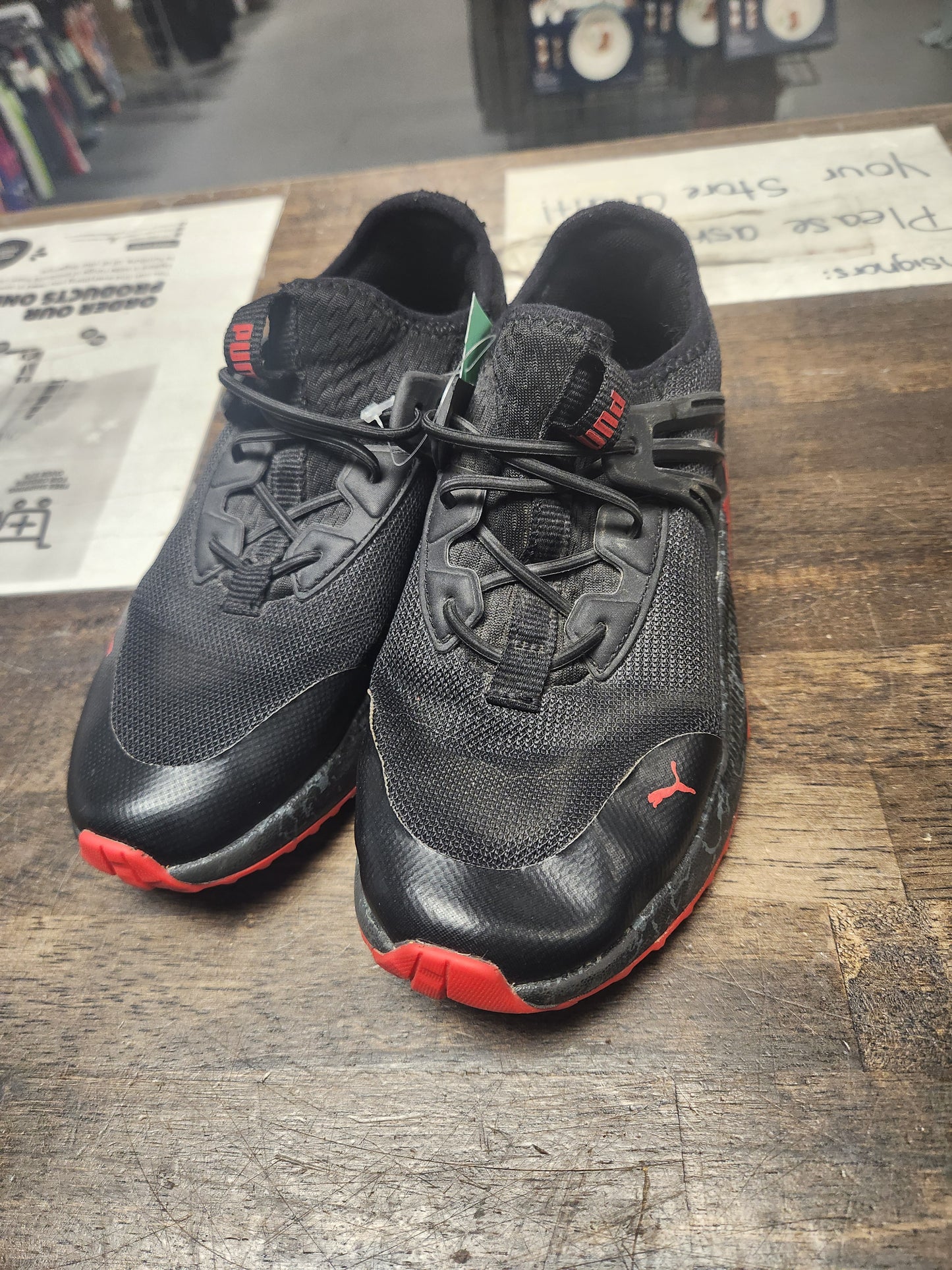 Black/Red Puma Sneakers, 3Y B