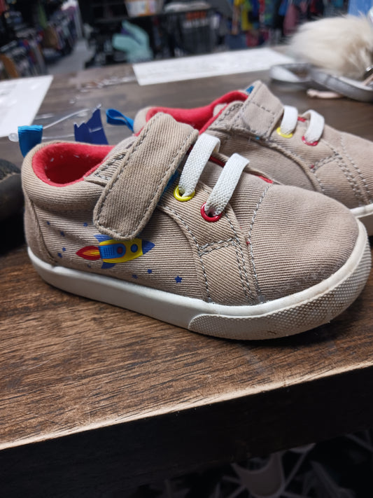Tan Wonder Nation Sneakers, 5C B
