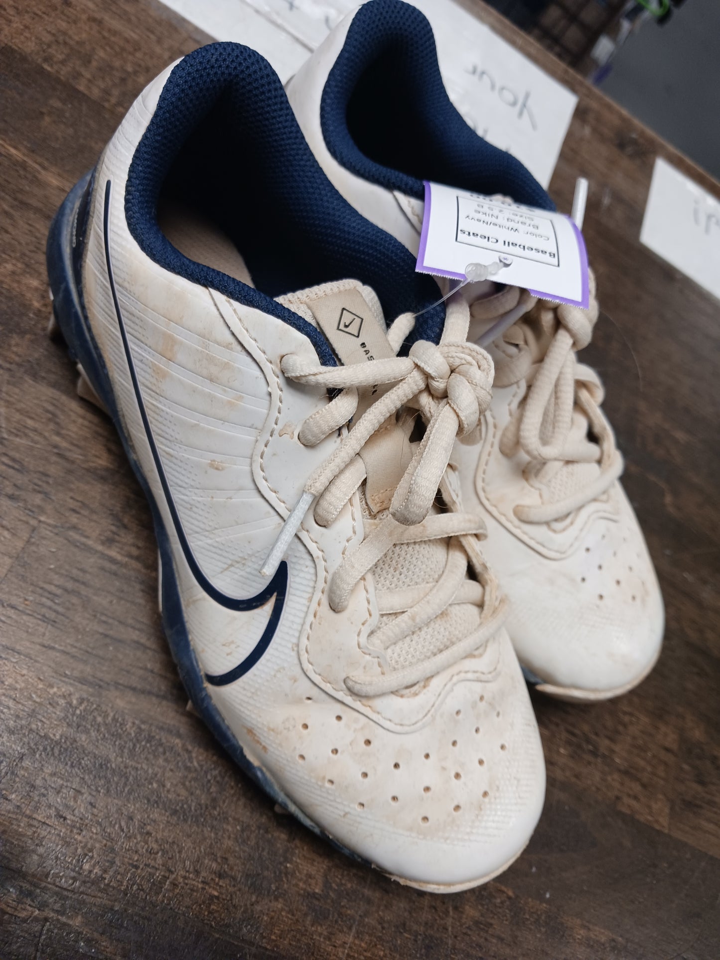 White/Navy Nike Baseball Cleats, 2.5 B