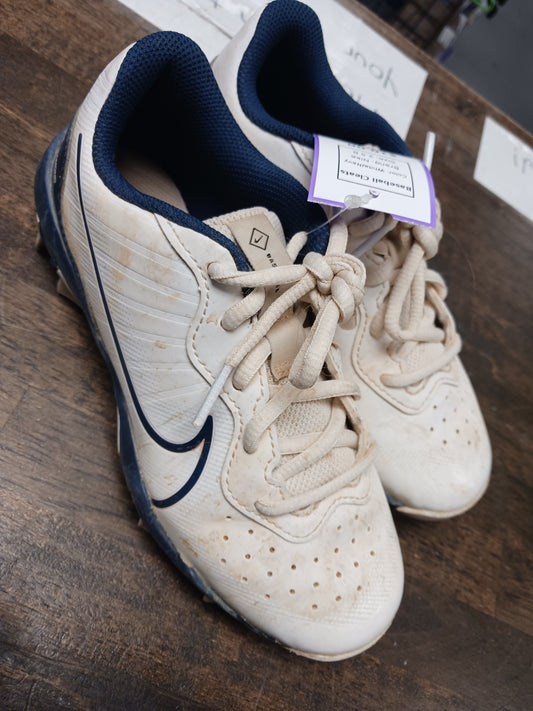 White/Navy Nike Baseball Cleats, 2.5 B