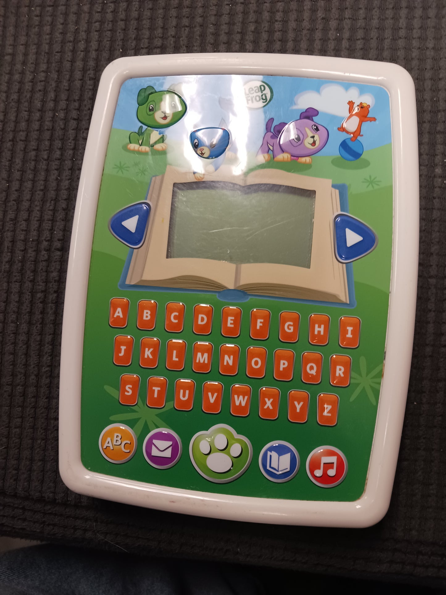 green/white Leap Frog Play Tablet