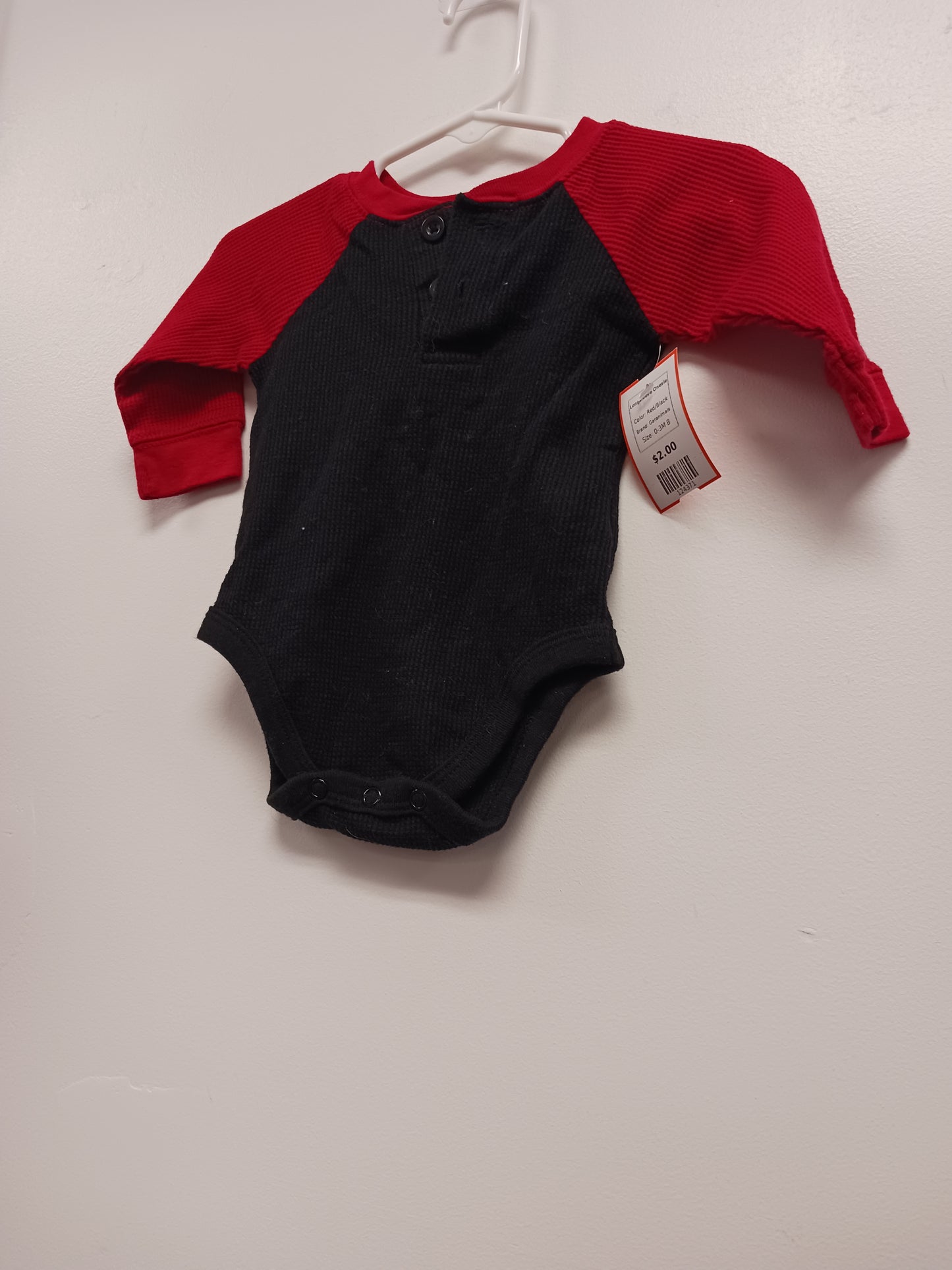 Red/Black Garanimals Longsleeve Onesie, 0-3M B