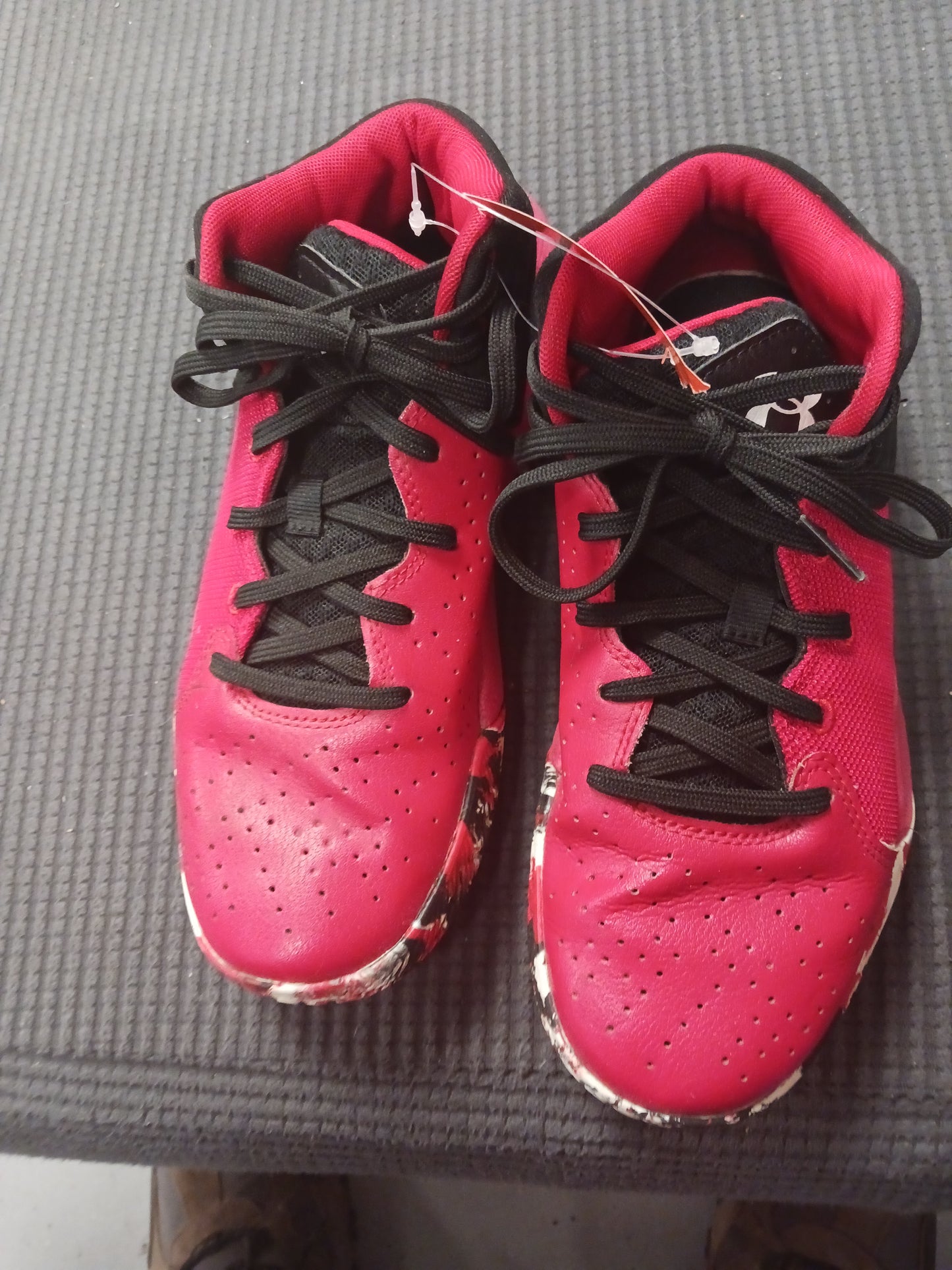 Red/Black Under Armour Sneakers, 5.5Y B