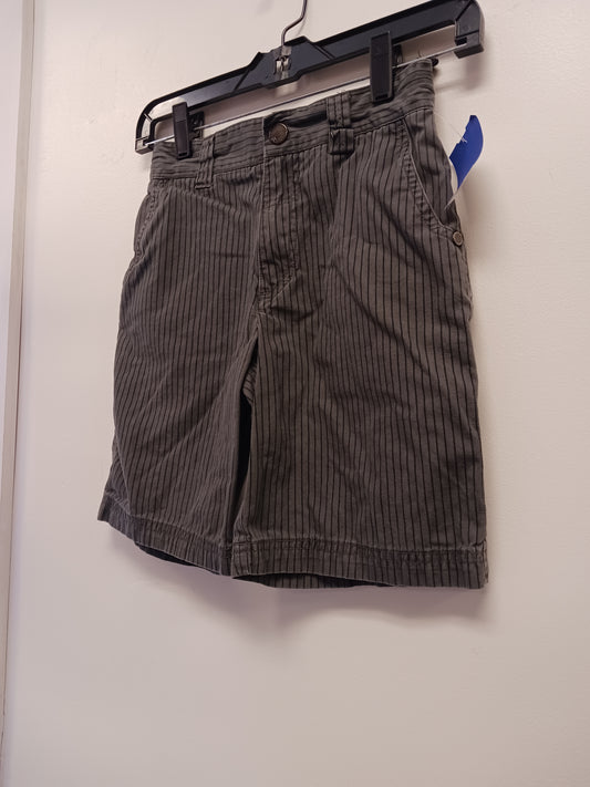 Grey Shawn White Shorts, 7 B