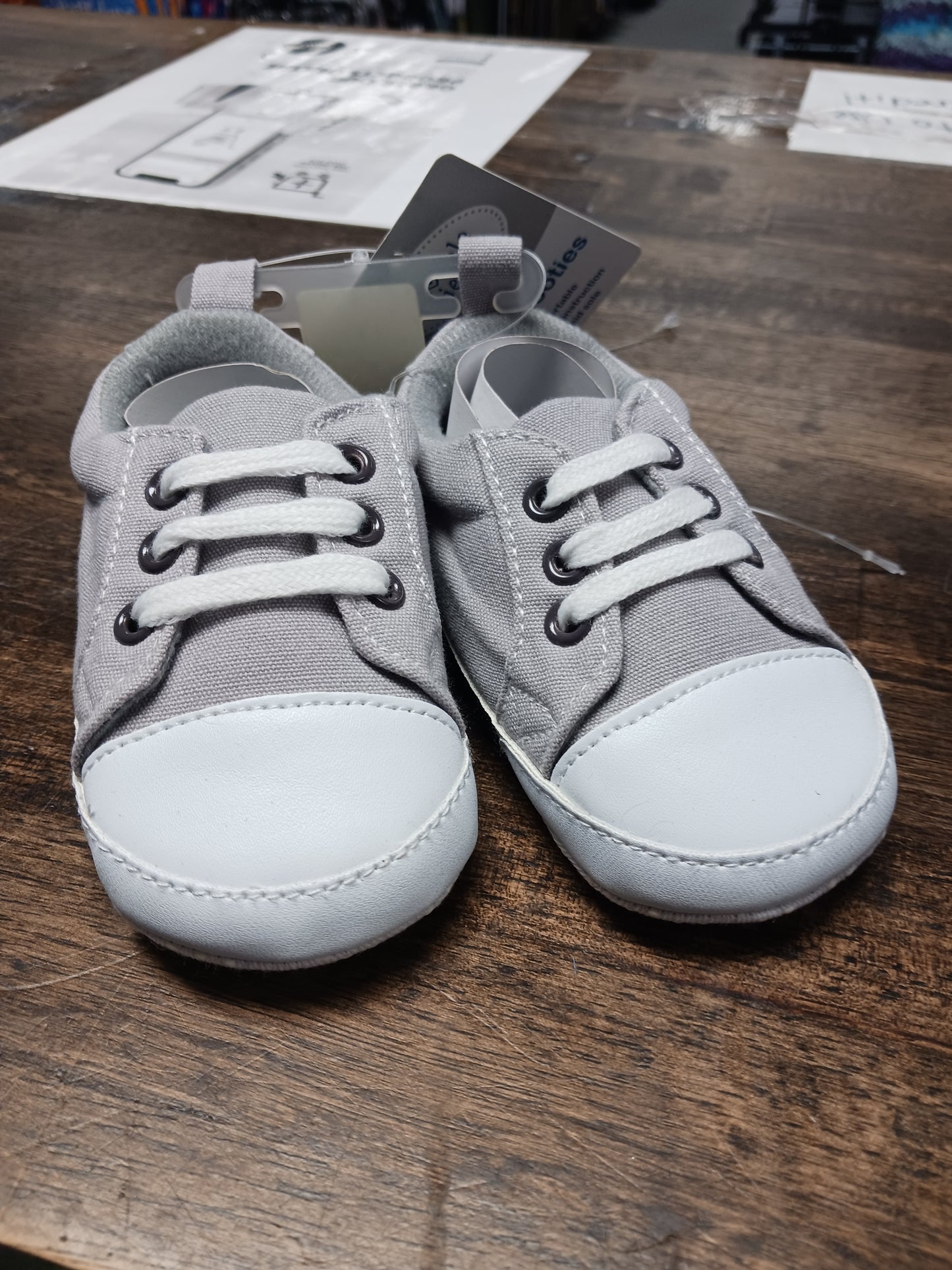 Grey Luvable Friends Crib Shoes, 12M B