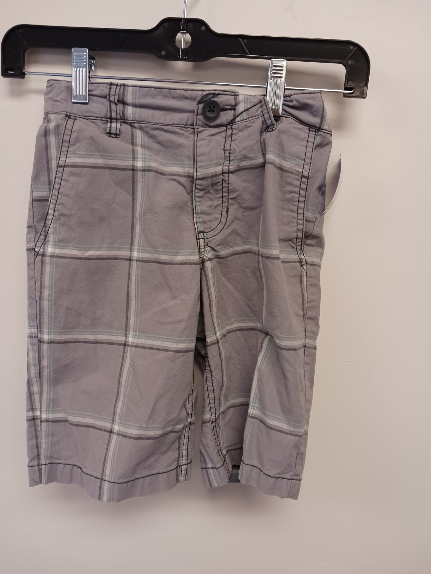grey Old Navy Plaid Shorts, 7 B