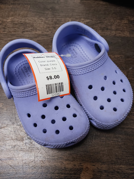 purple Crocs Rubber Shoes, 5 G
