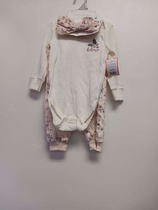 white/pink Kyle & Deena 3 Piece Christmas Outfit  6/9m, 6M G
