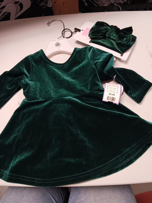 green Childrens Place Velvet Dress w/handband 3-6m, 3M G